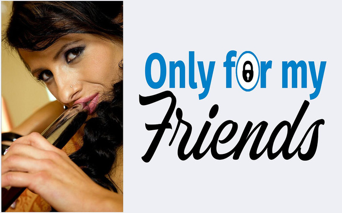 Only for my Friends: ビクトリアローズの最初のポルノ、パイパンのマンコを持つふしだらな熟女は、大人のおもちゃで楽しんでいるように感じます