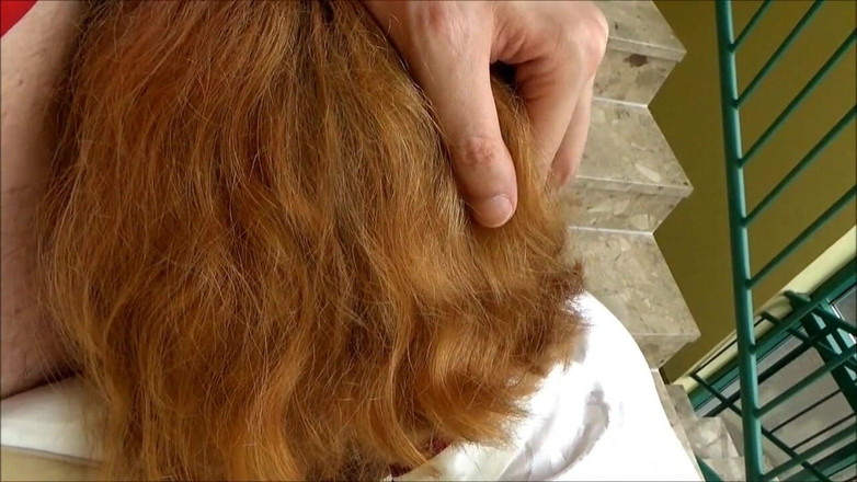 Slave Jenni: Sklavin im partykleid auf dem boden in den mund gefickt