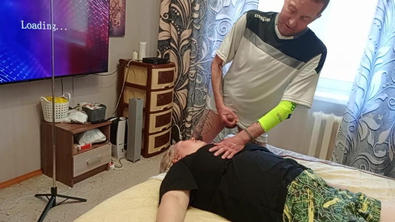 Zona901: Mi masturbo il cazzo e scopo la vicina in bocca...