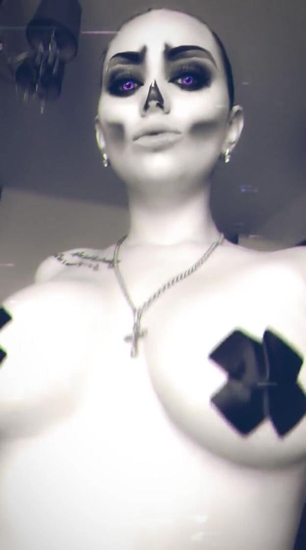 Goddess Misha Goldy: Vaše ubohé škádlení ptáka