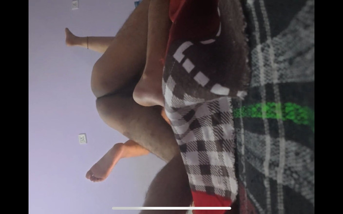 Rishi: Kya kr rhe ho mummy hu me tumhari індійська заміжня домогосподарка зраджує своєму чоловікові і спокушає власного сина, мама катається на великому члені сина mms