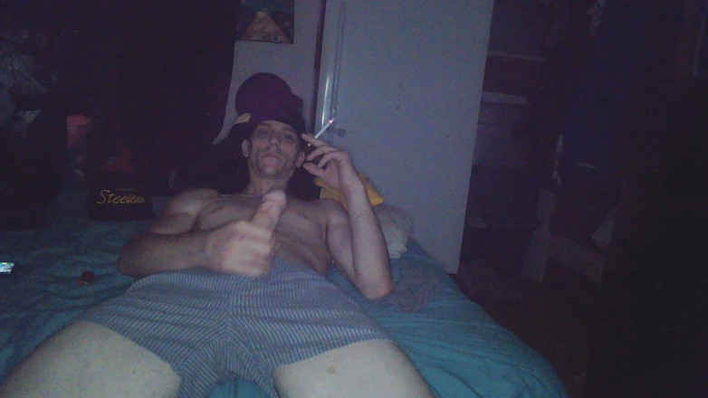 Smoke fetish: Sexy tvrdý penis škádlí mrdku