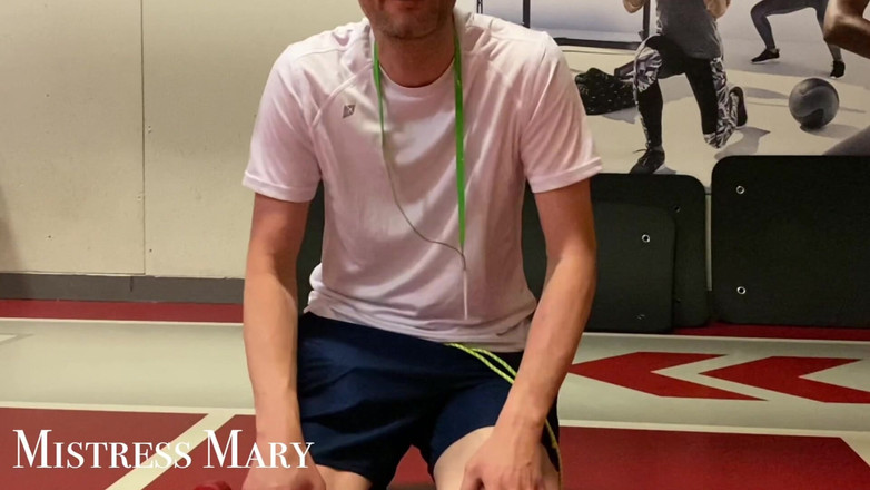 Mistress Mary: Seorang penggemar melihat majikan di gym