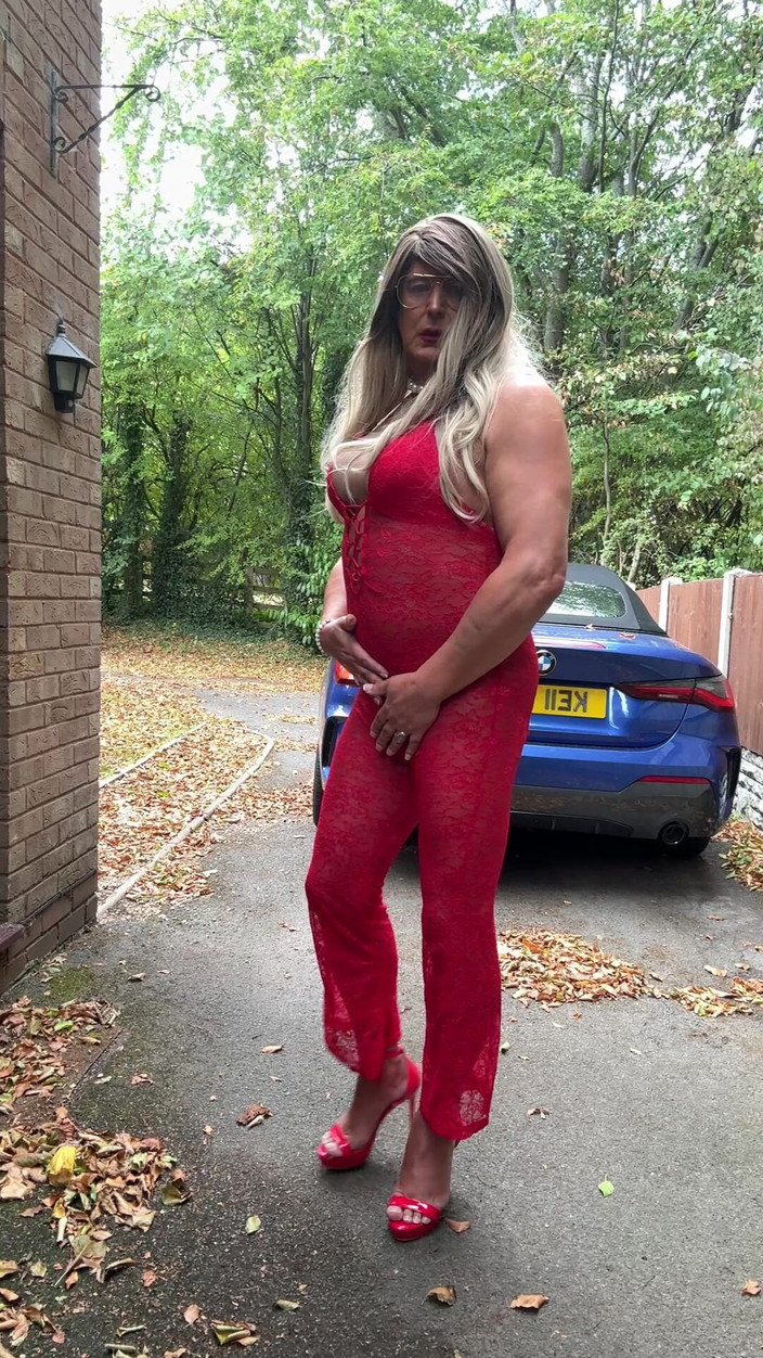 Kellycd2022: Sexy Crossdresser Kellycd2022 in Sexy Red Jumpsuit and Heels