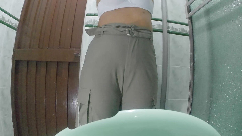 kelsyStar: Amatérská kamera natáčí souseda (latina)