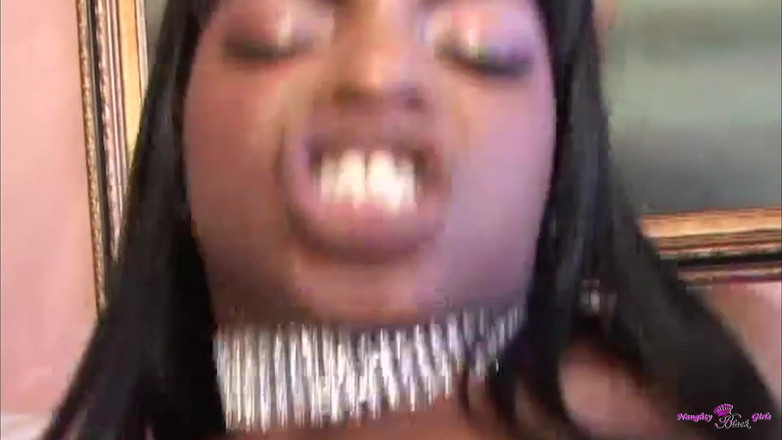 Naughty Black Girls: Una troia nera dalle grandi tette marie Luv si fa...