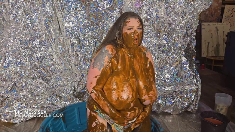 Melon Juggler: Melonie Nosha Huge Tits and Hairy Chick Is a Big...