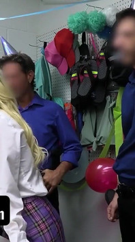 Koleksi gangbang muktamad! Shoplifters Belajar Pelajaran Harcore - Filem Penuh