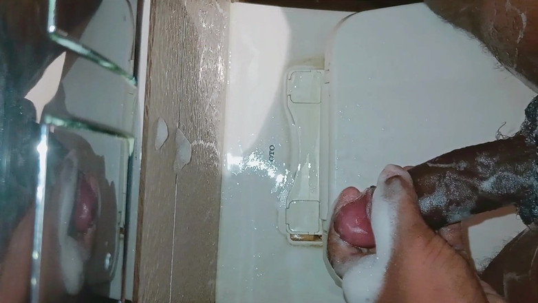 rahuman: American jock được cảm xúc + hứng tình từ âm thanh lãng mạn đồng...