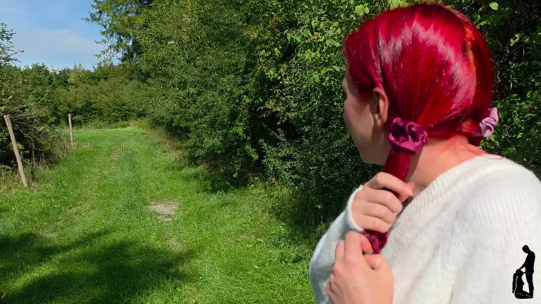 Malou-Nu: Natáčí mě!! Moč pod dohledem
