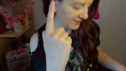 Nicoletta Embassi: Hand fetiš costum video