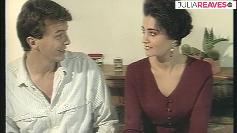 Retro German Amateurs: Seksi kız sert bir sikiş için eğiliyor ve sonra boşalmak...