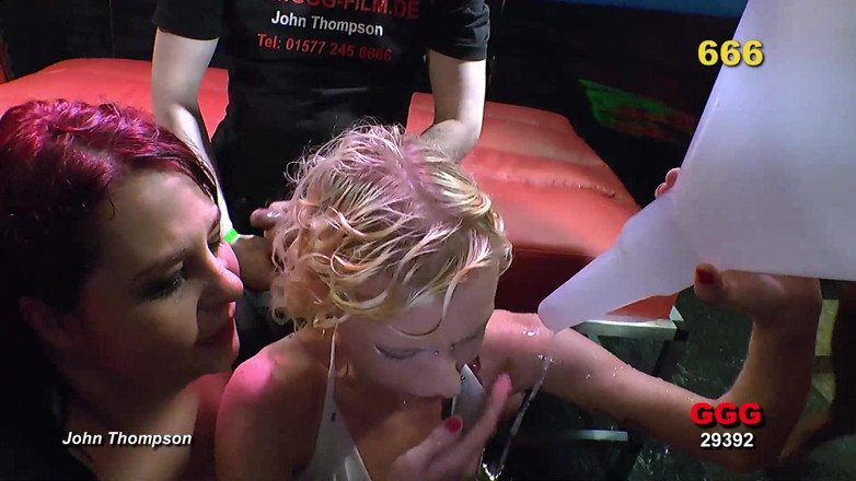 GGG John Thompson Studio: Ggg - bagnata e selvaggio - la bionda con grandi tette ed...