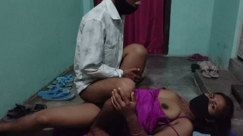 Amina begum: India desi bhabhi rosa noche vestido me chodai kiya