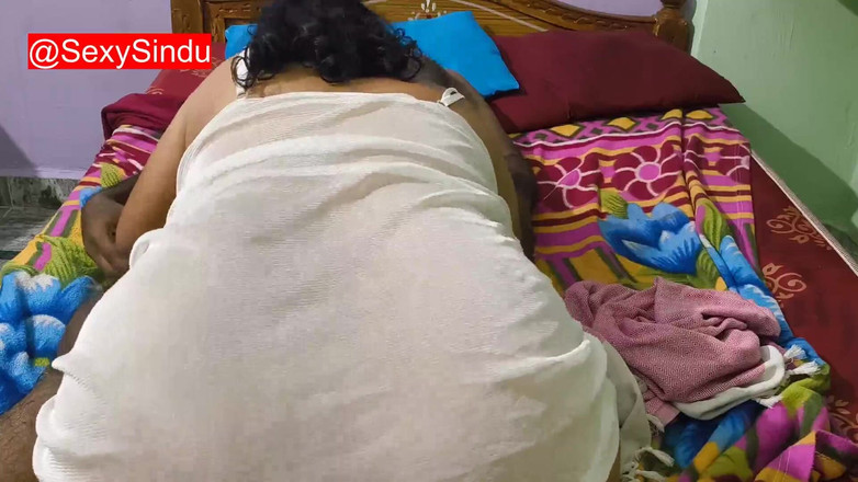 Sexy sindu: Hintli çıplak seksi yenge