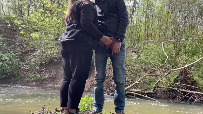 OurFetishLife: Ibu mertua yang berahi tahu banyak tentang melancap di alam...