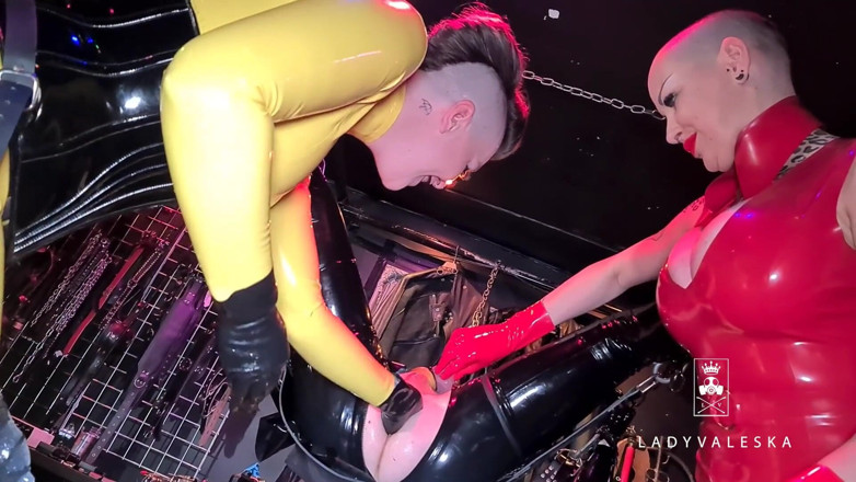 Lady Valeska: Rubber Dommes Fuck Bound Gimp