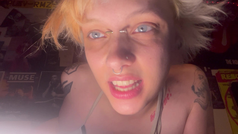Glitterqueen1999: Goth Girl Tanpa Tour Mulut Solek! Tongue Teeth 
