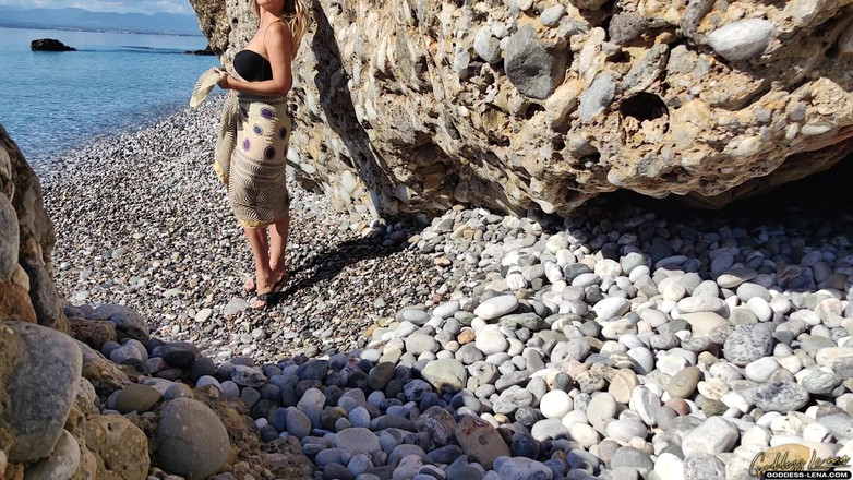Goddess Lena: Normalny dzień na plaży