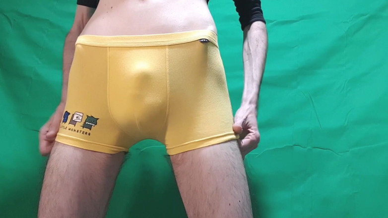 HeIsSooThin: पीले बॉयजहोर्ट्स आजमाइश करें