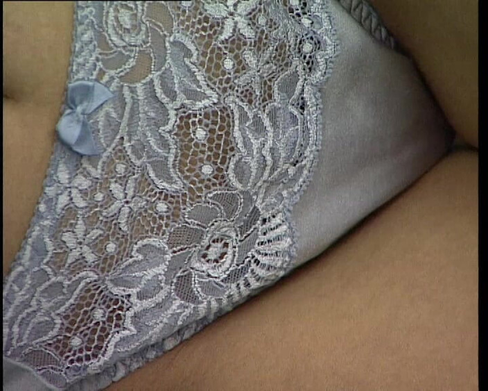 YOUR FIRST PORN: Tatlı celine bağlı yumuşak klip