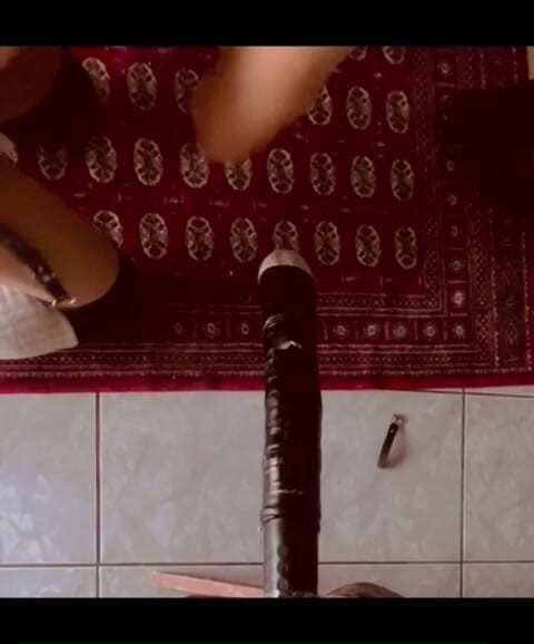 Analguy: Doggy anaal op hoge hakken