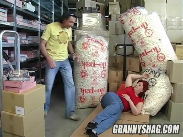 Granny Shag: Katie, la estudiante personal del jefe