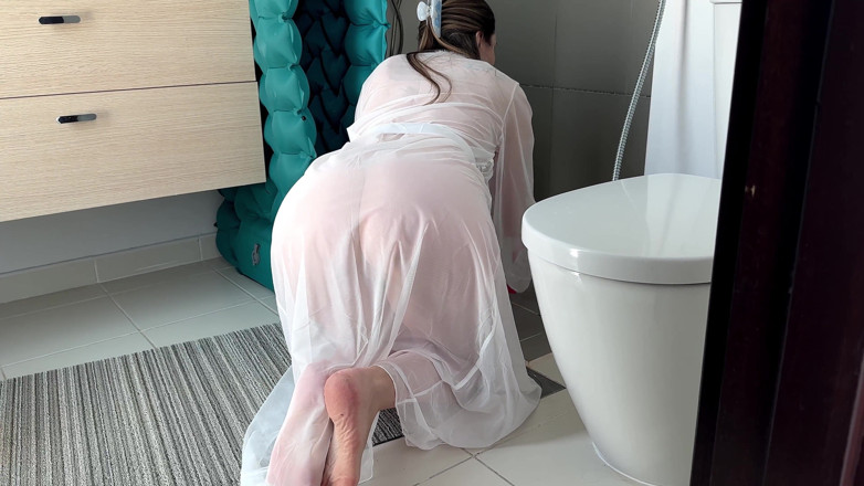 Alina Rai: Stepmom Cleans the Bathroom in Her Sheer Dress. Slowly