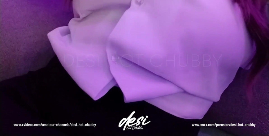 Priya Emma: セックスを探している巨乳セクシーなインドの大学生ティーン