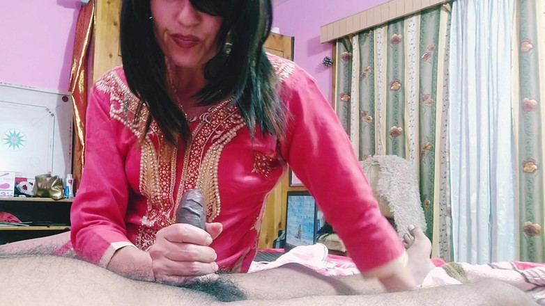 Bolly Karma: 彼女はチョコレートと大きな黒いチンポが大好きです!