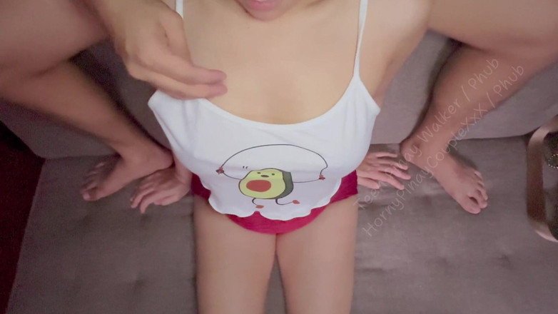 AshleyLevi: Pinay Ashley - blir hårt knullad av hennes bästa vän och...