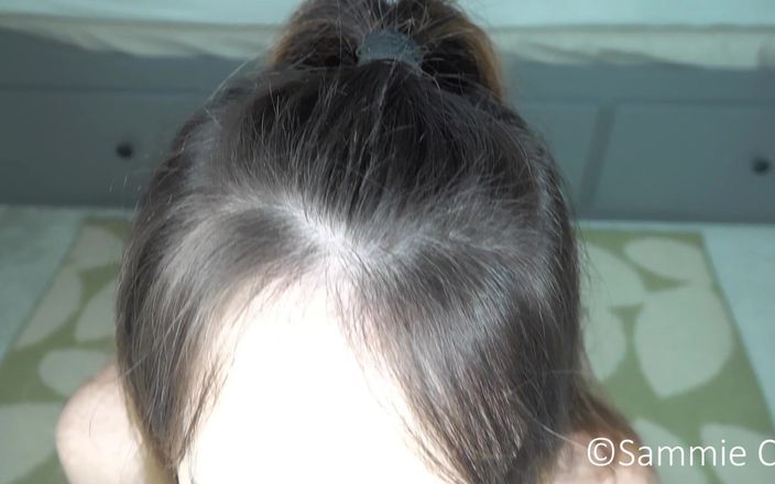 Sammie Cee: Cewek sange ini lagi ngento kontolmu habis-habisan