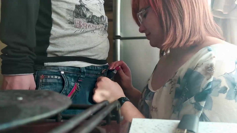 SchoolPrincess: Отримав сперму на кухні