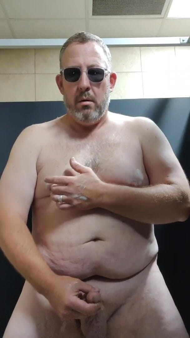 Handydick73: Cumming.