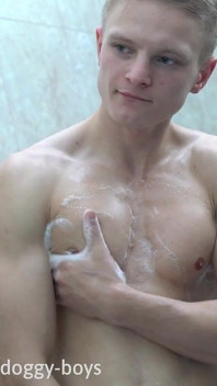 Teen Cum Gushing in the Morning