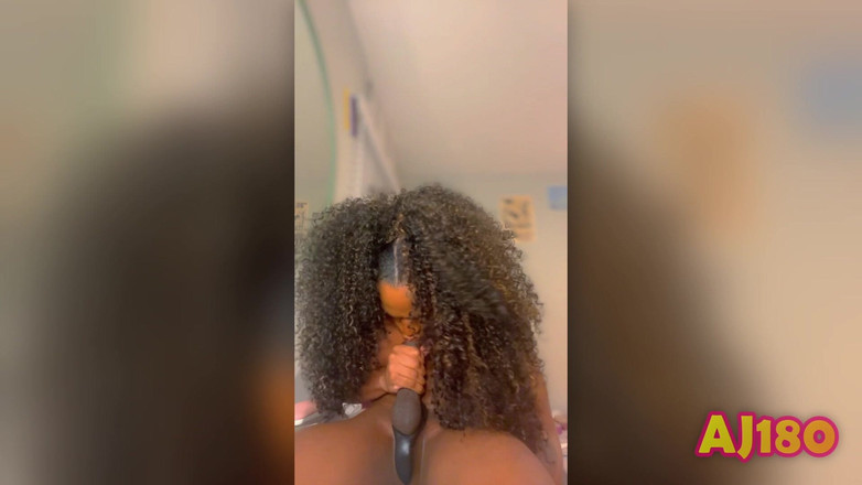 AJ180: Aj180 Self saje, prsa tlustý ořech a má nejrozsáhší orgasmus...