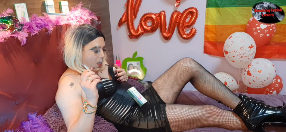 HollyCox: Uwodzicielski palenie Holly