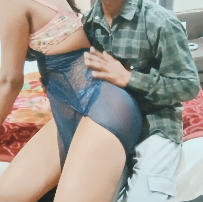 sweet girl: 女の子は親友にすべてを捧げています