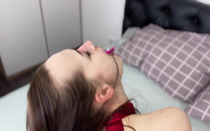 HannahKim: Seks w domu z moją przyrodnią siostrą