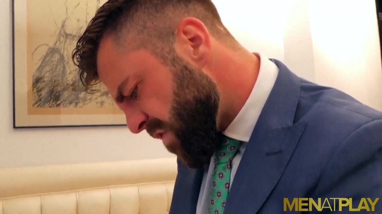 MenAtPlay: Menatplay - Hector De Silva, latin barbu, se fait sodomiser par...