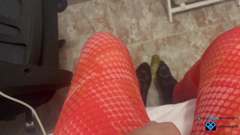 Andresgh10: Young Man in Leggings Masturbates