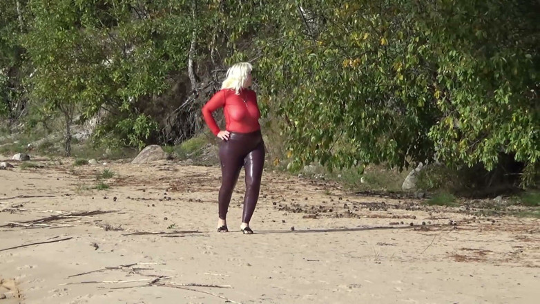 RedRoseRus: Transparent Boobs and Old Leather Leggings