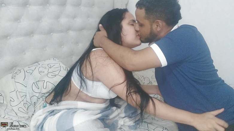 gigiandpaul: 我操我的继兄弟，这样他就不会和他的朋友一起出去派对gigiandpaul