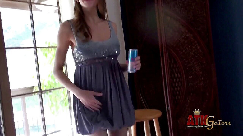 ATKIngdom: Sladká teenagerka má rozhovor