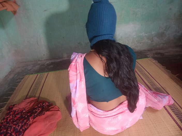 Priyanka314: Caliente pareja india follando en casa del pueblo