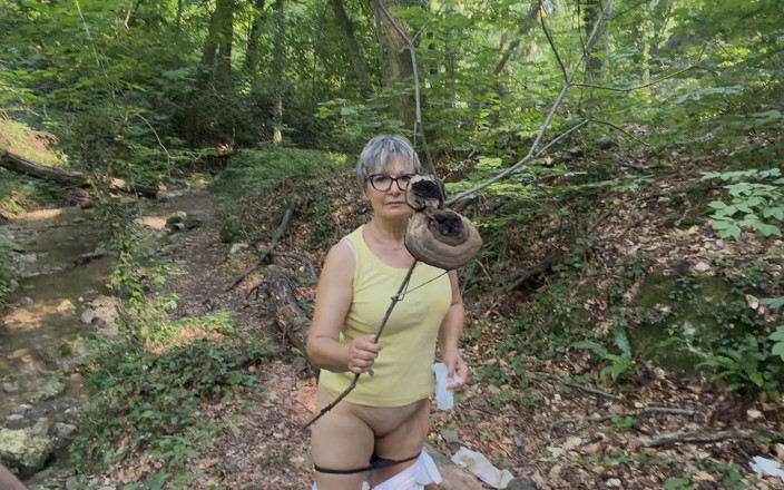 KingYordanov: Madam O Outdoor Anal 6 - Bee’s &amp; Mushrooms!!!