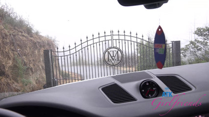 ATK Girlfriends: Summer'ı günü keşfetmek için dışarı çıkarsın