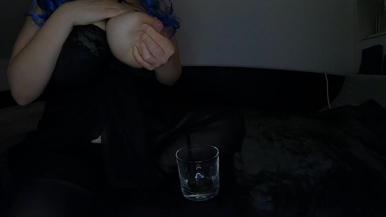 Lily_Lacto: Milking plump tits