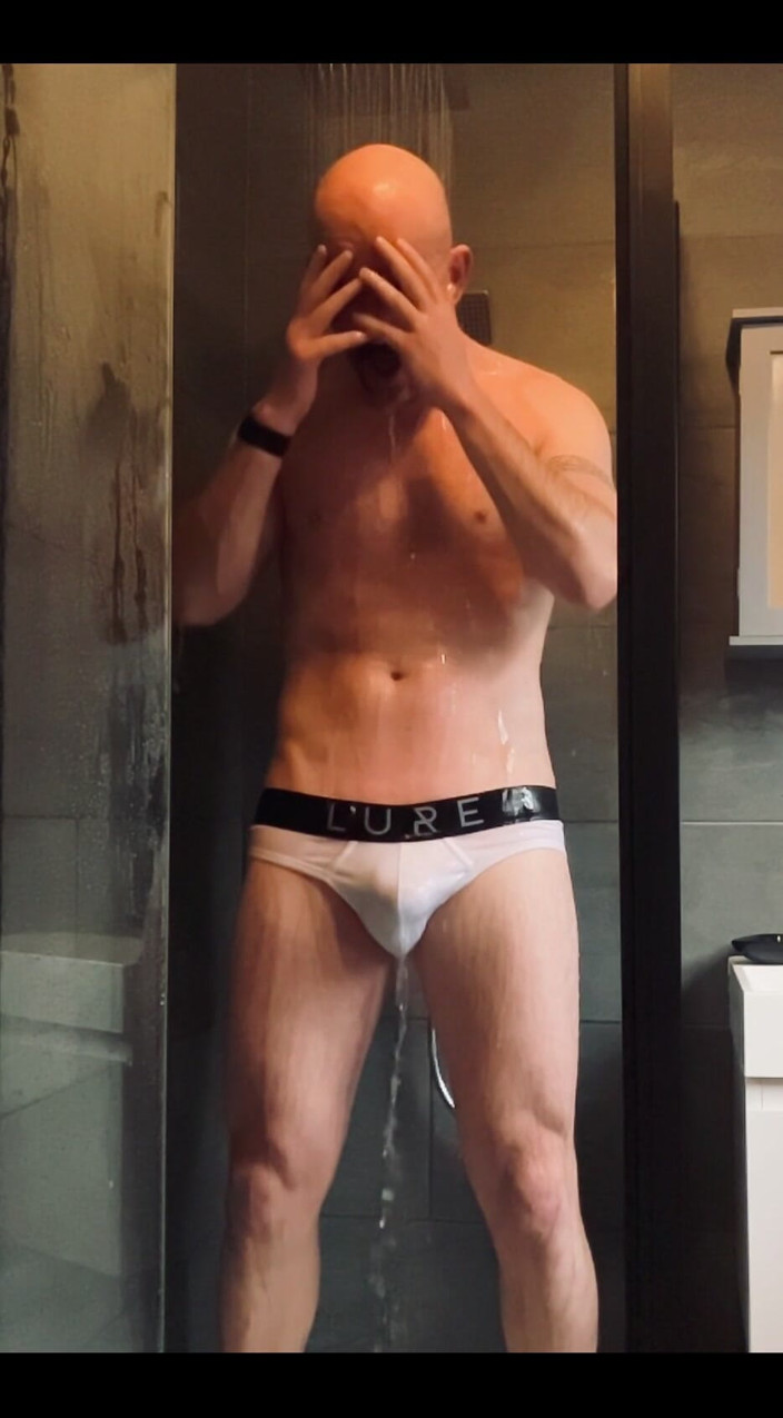 JayDubz: Who Likes Hot Guys in the Shower?