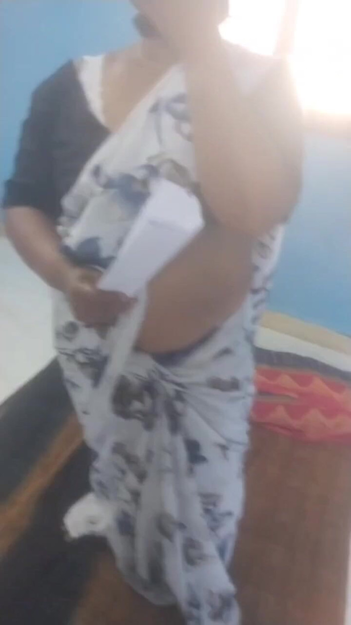 Tamil lesbian: Profesora de sexo con chico para Mark